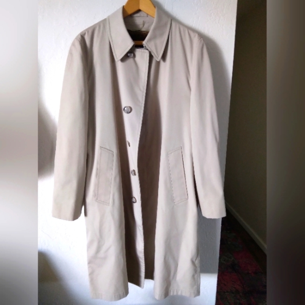Vintage-Like New! London Fog furr lined trench Coat.